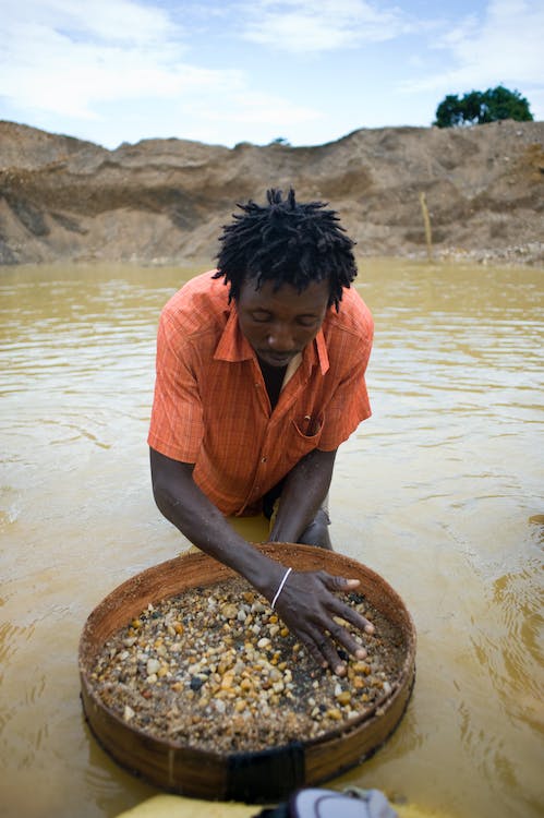 Choosing between mined and artificial diamonds IMG 2