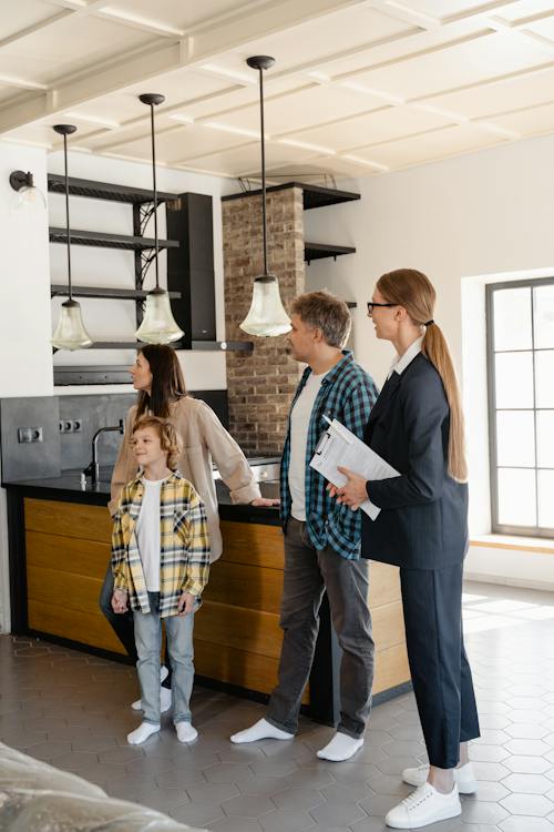 Navigating the real estate market: tips for first-time buyers 